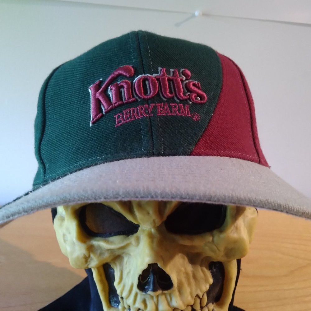 Deadstock Vintage Knott's Berry Farm Snap Back Hat